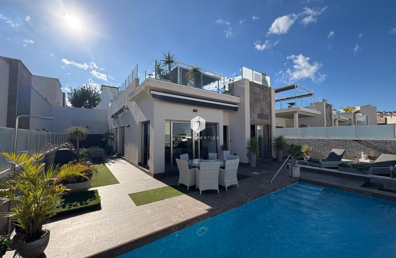 Tweedehands - Villa -
Orihuela Costa - Costa Blanca