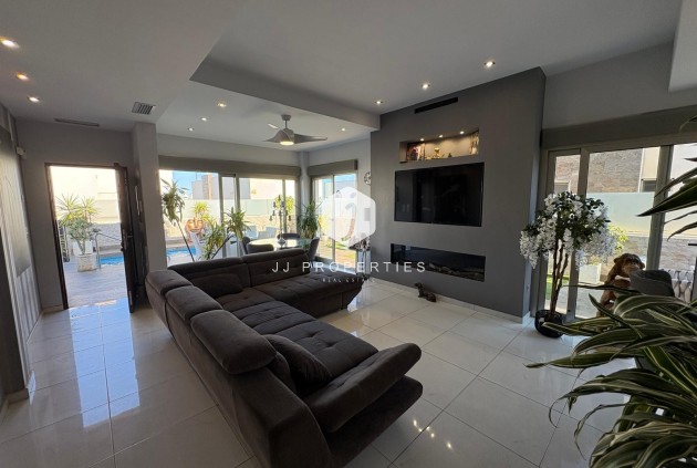 Tweedehands - Villa -
Orihuela Costa - Costa Blanca