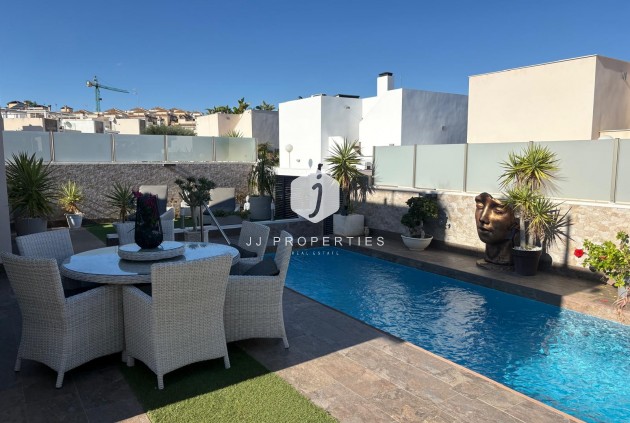 Tweedehands - Villa -
Orihuela Costa - Costa Blanca