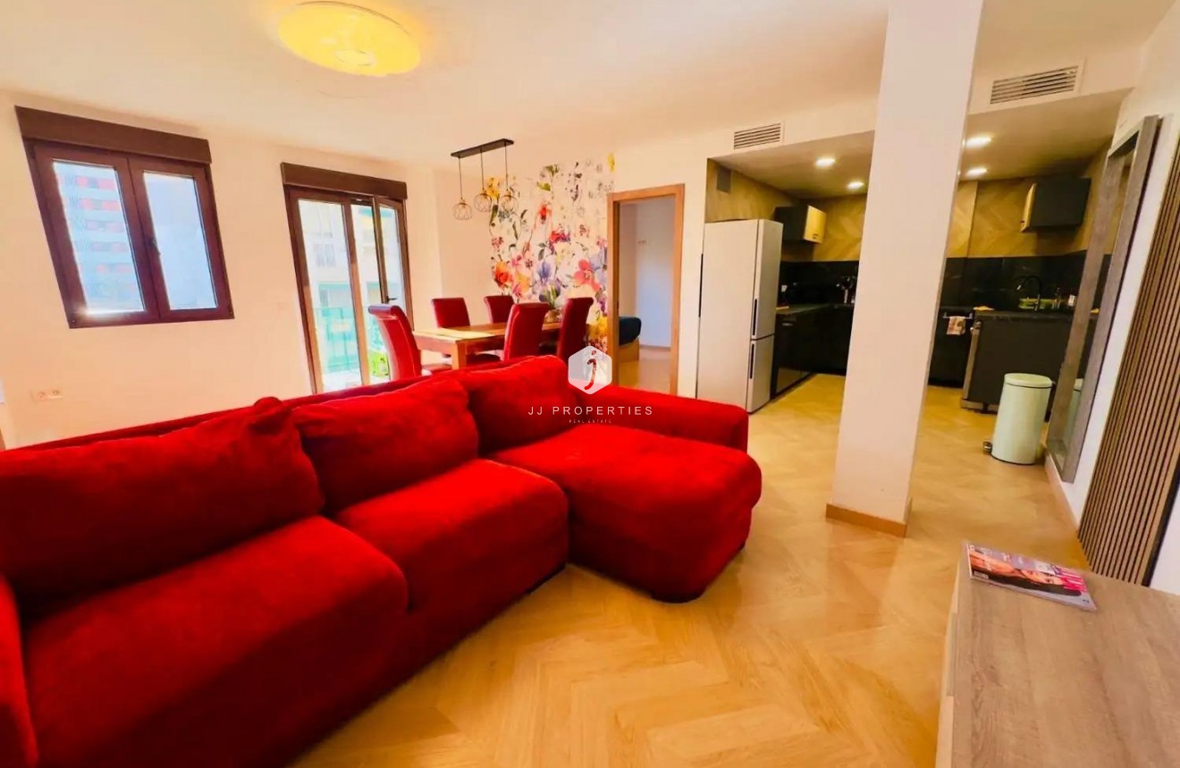 Z drugiej ręki - Daszek -
Torrevieja - Acequion