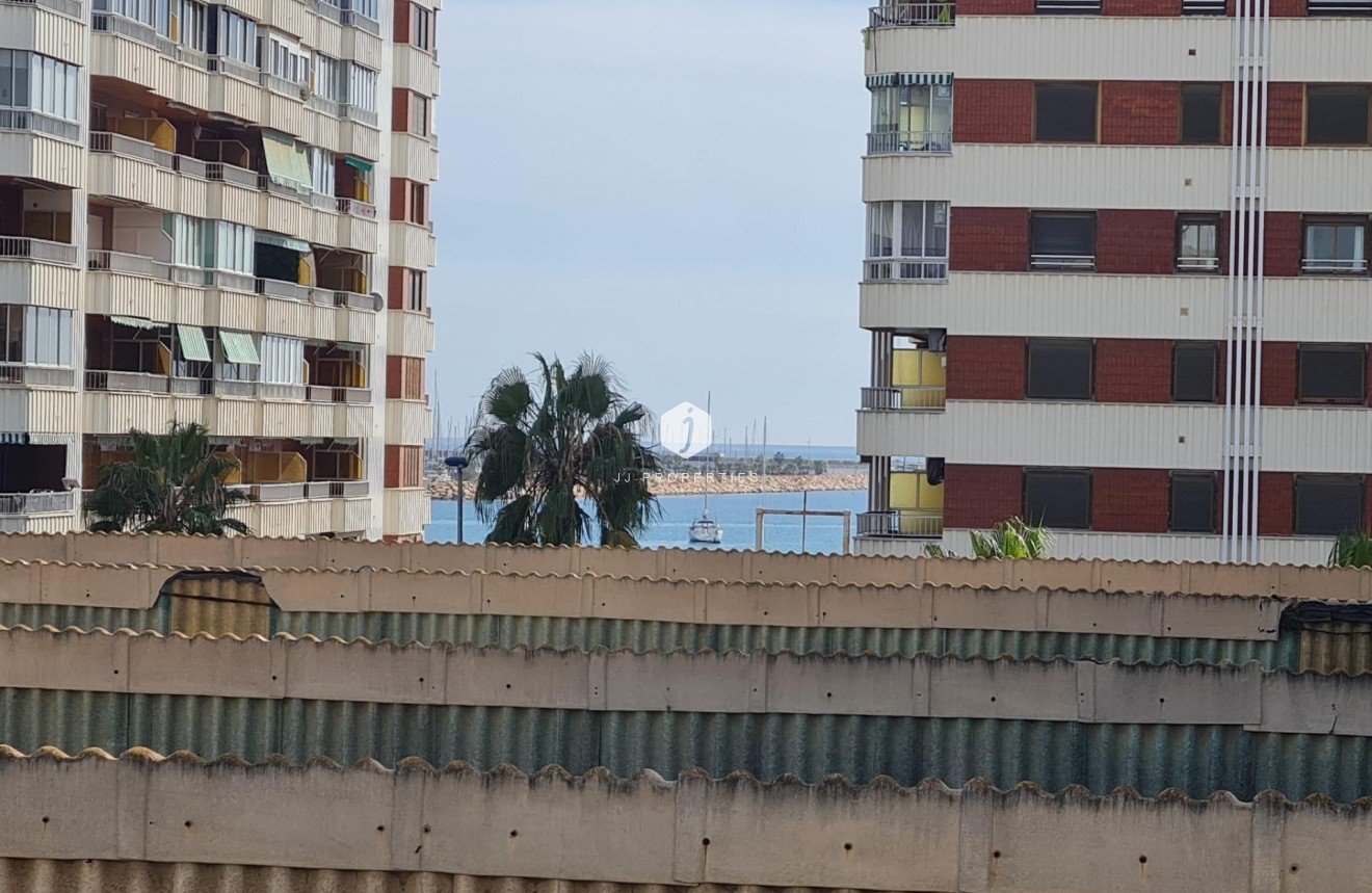 Z drugiej ręki - Daszek -
Torrevieja - Acequion