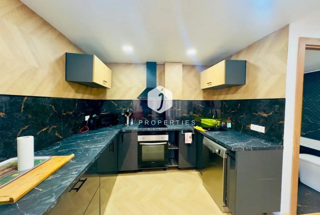 Z drugiej ręki - Daszek -
Torrevieja - Acequion