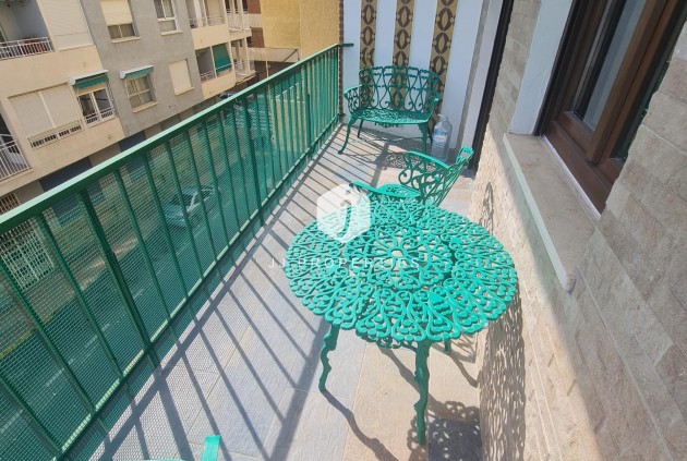 Z drugiej ręki - Daszek -
Torrevieja - Acequion