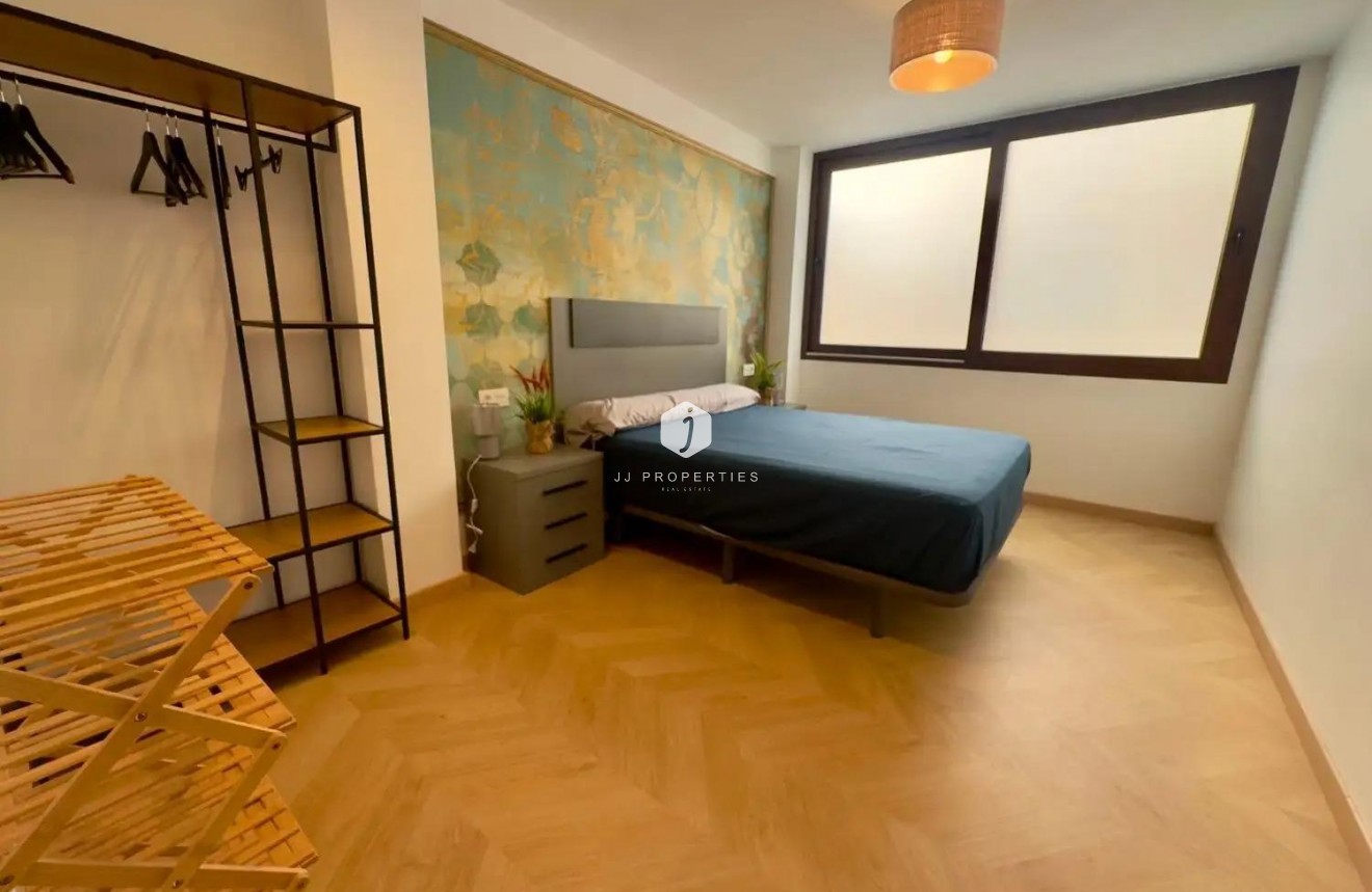 Z drugiej ręki - Daszek -
Torrevieja - Acequion