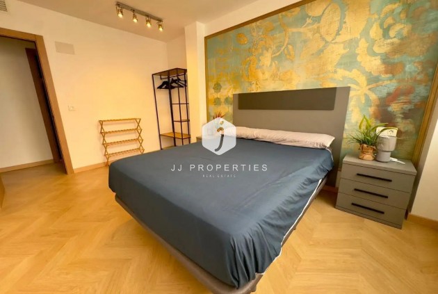 Z drugiej ręki - Daszek -
Torrevieja - Acequion