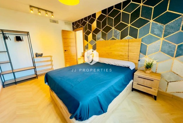 Z drugiej ręki - Daszek -
Torrevieja - Acequion