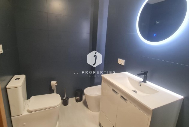 Z drugiej ręki - Daszek -
Torrevieja - Acequion