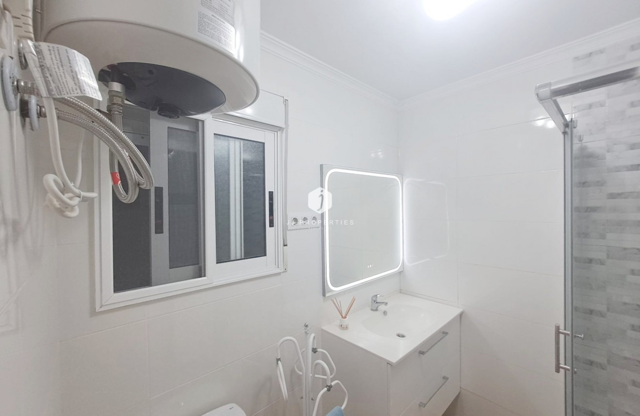 Tweedehands - Appartement / flat -
Torrevieja - Costa Blanca