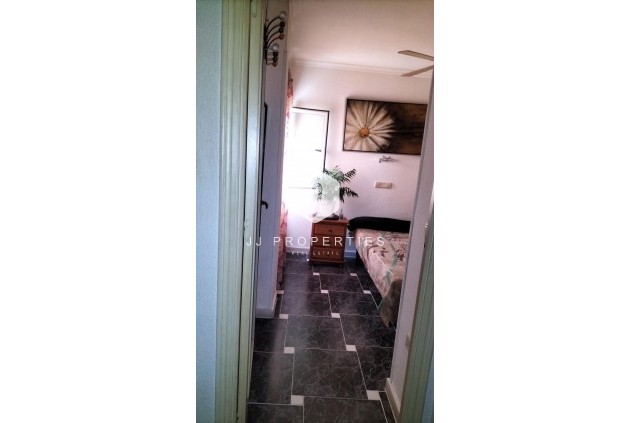 Tweedehands - Appartement / flat -
Torrevieja - La Mata