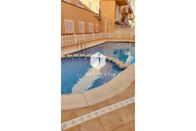 Tweedehands - Appartement / flat -
Torrevieja - La Mata