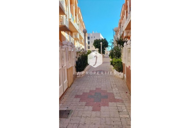 Tweedehands - Appartement / flat -
Torrevieja - La Mata
