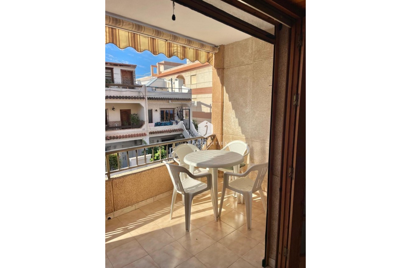 Tweedehands - Appartement / flat -
Torrevieja - Playa de los Locos