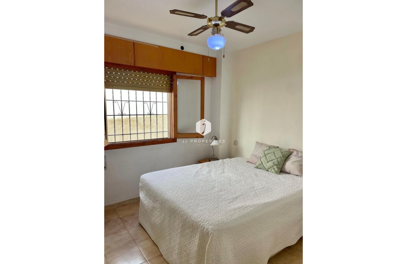 Tweedehands - Appartement / flat -
Torrevieja - Playa de los Locos