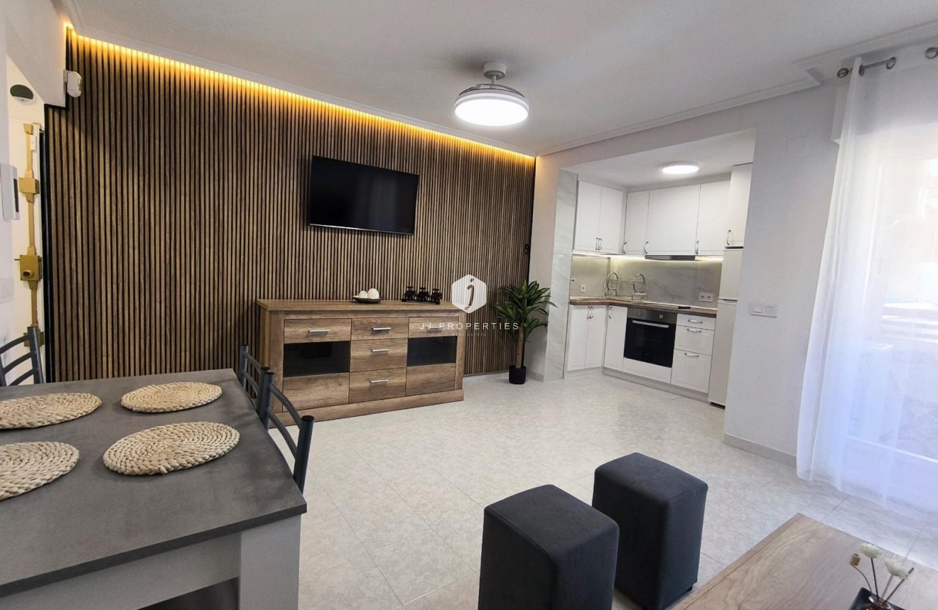 Tweedehands - Appartement / flat -
Torrevieja - El molino