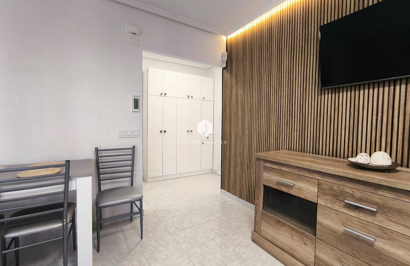 Tweedehands - Appartement / flat -
Torrevieja - El molino