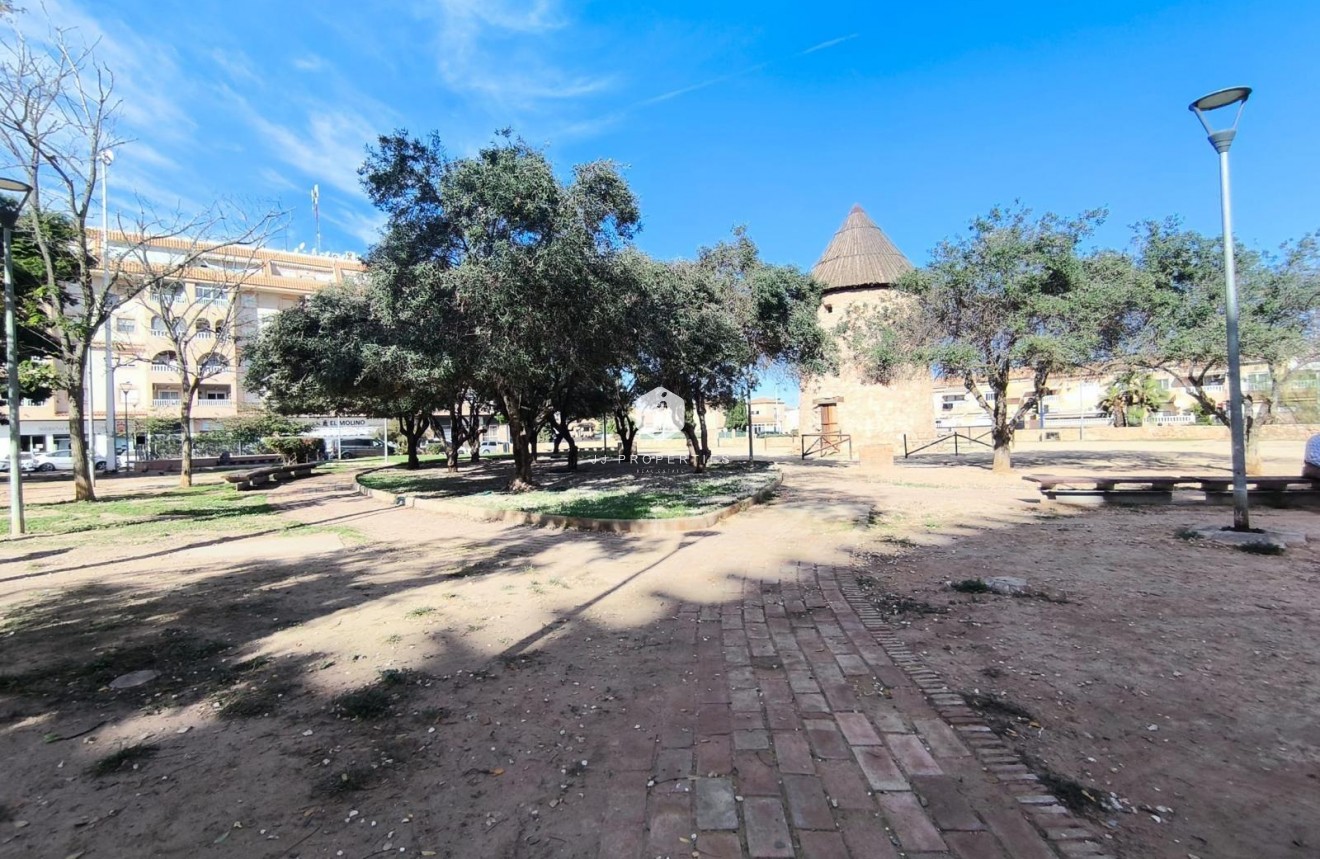 Tweedehands - Appartement / flat -
Torrevieja - El molino