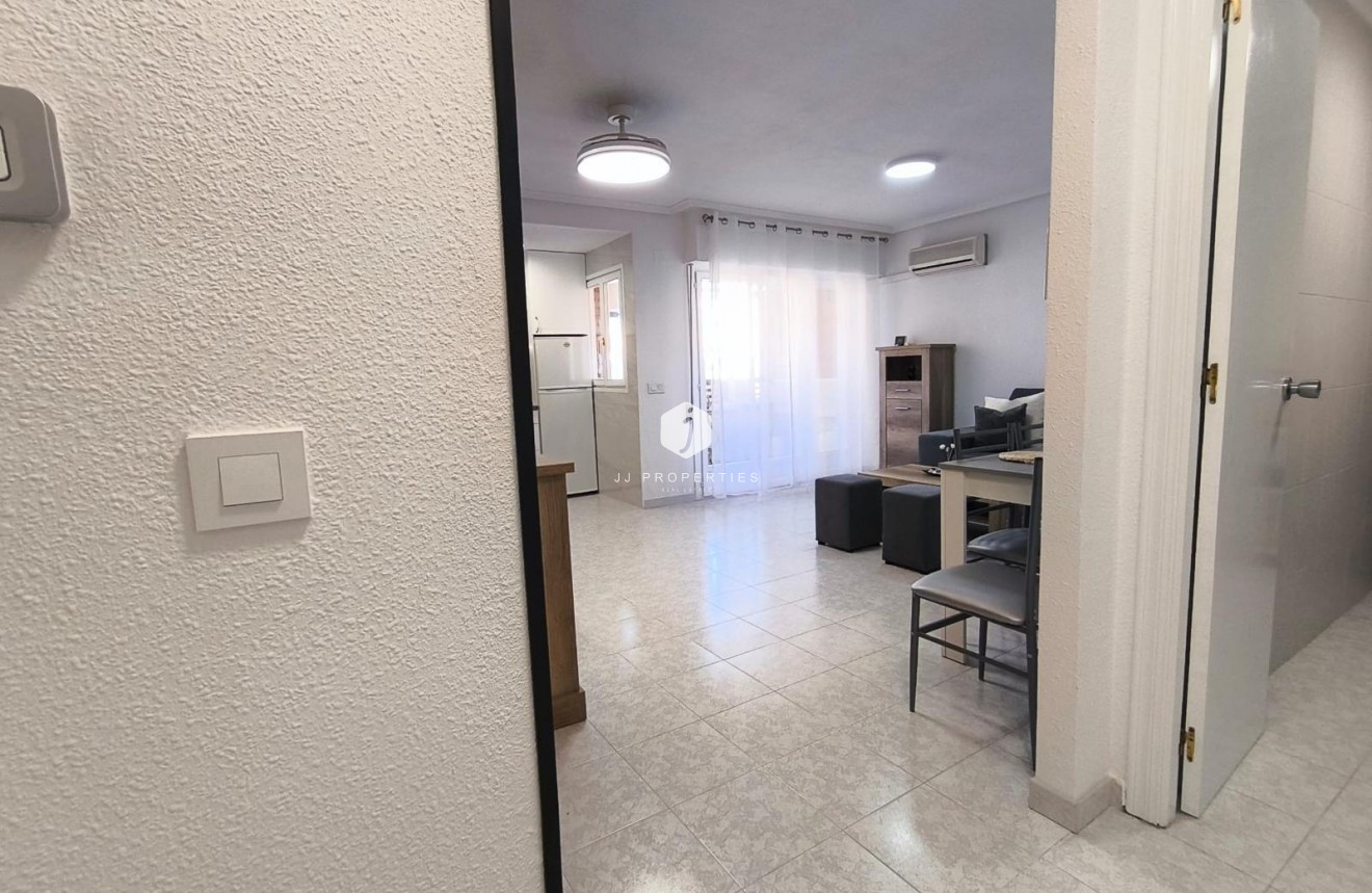 Tweedehands - Appartement / flat -
Torrevieja - El molino