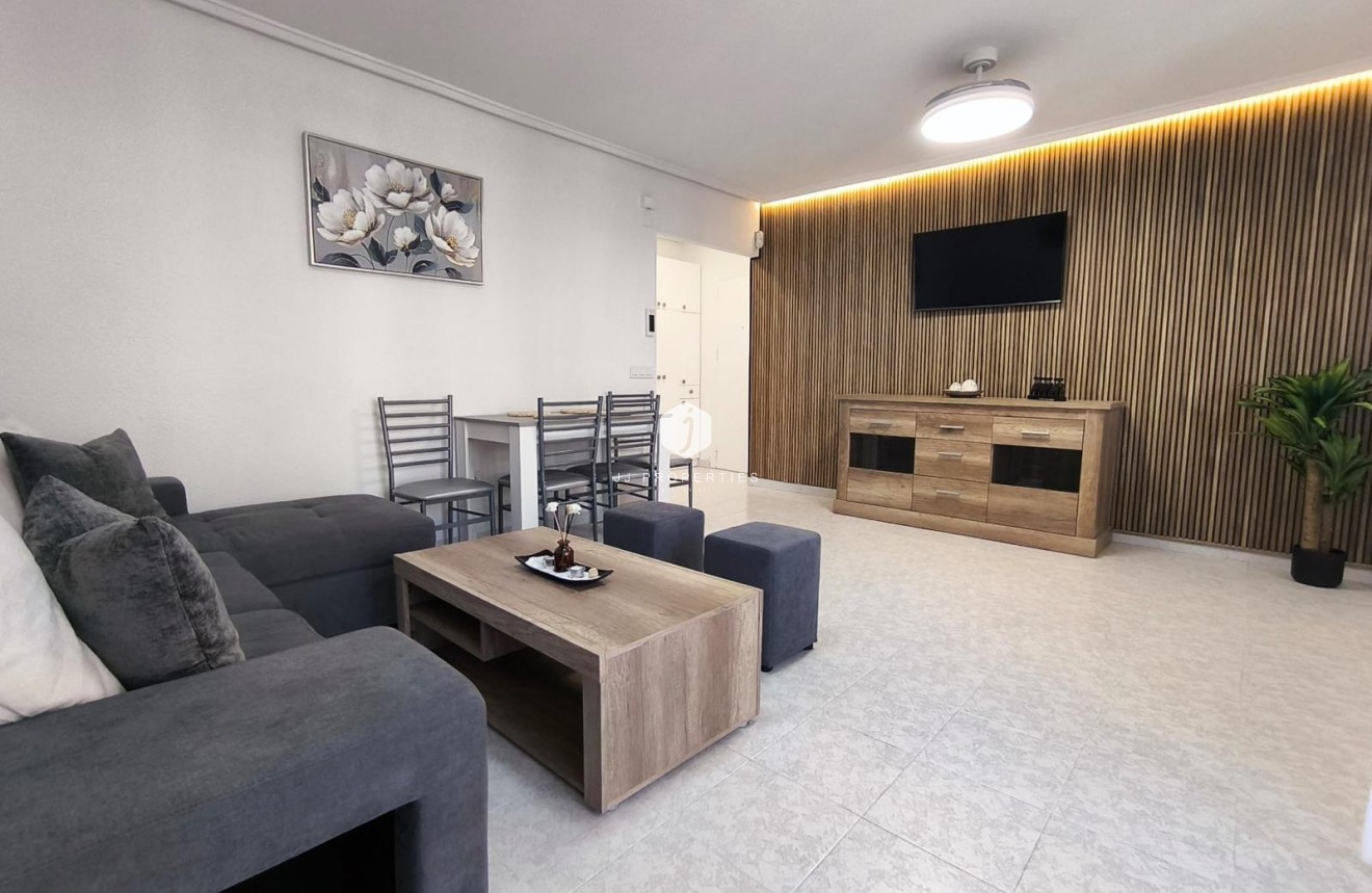 Tweedehands - Appartement / flat -
Torrevieja - El molino