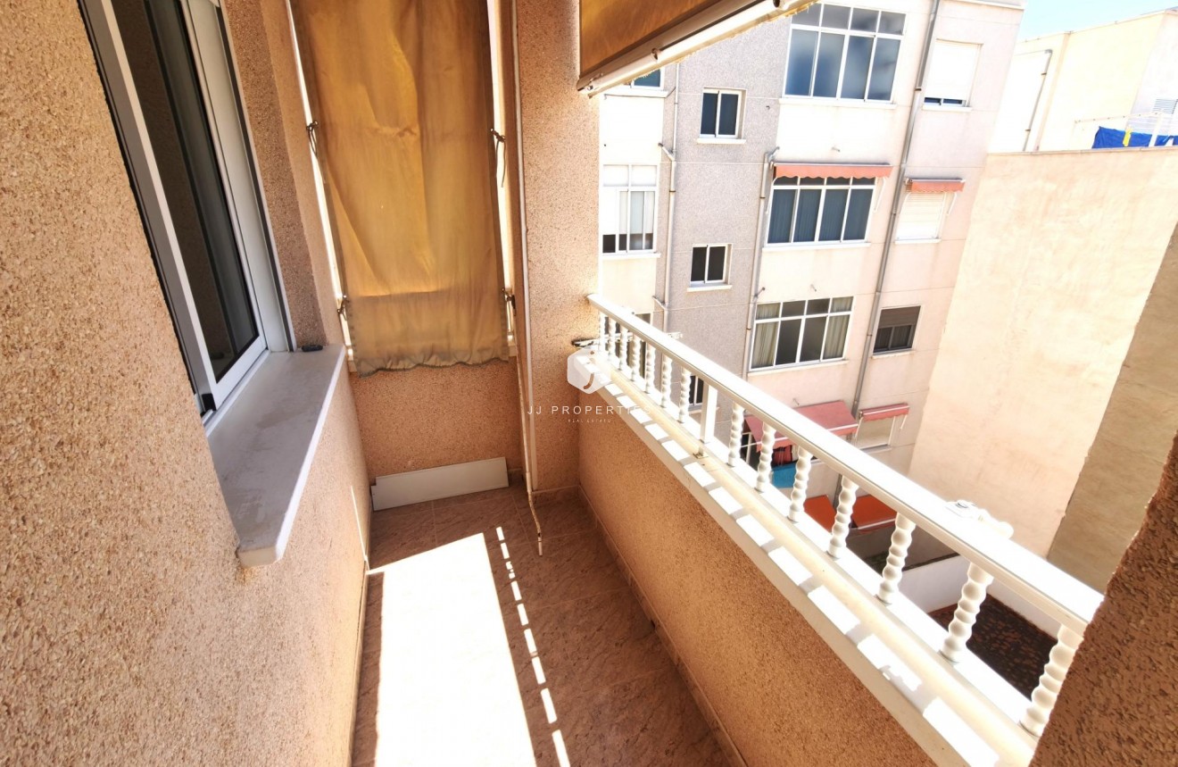 Resale - Apartment / flat -
Torrevieja - Estacion de autobuses