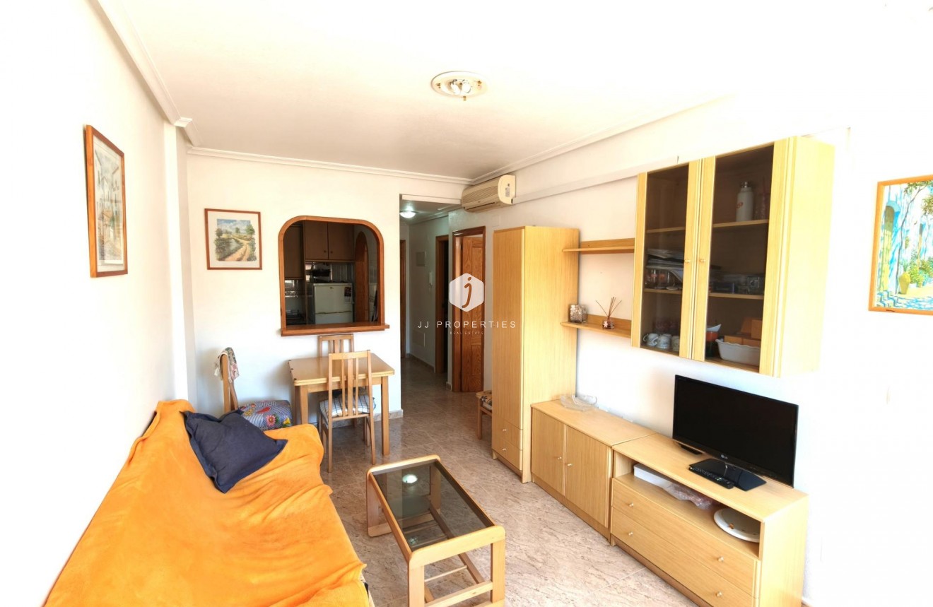 Resale - Apartment / flat -
Torrevieja - Estacion de autobuses