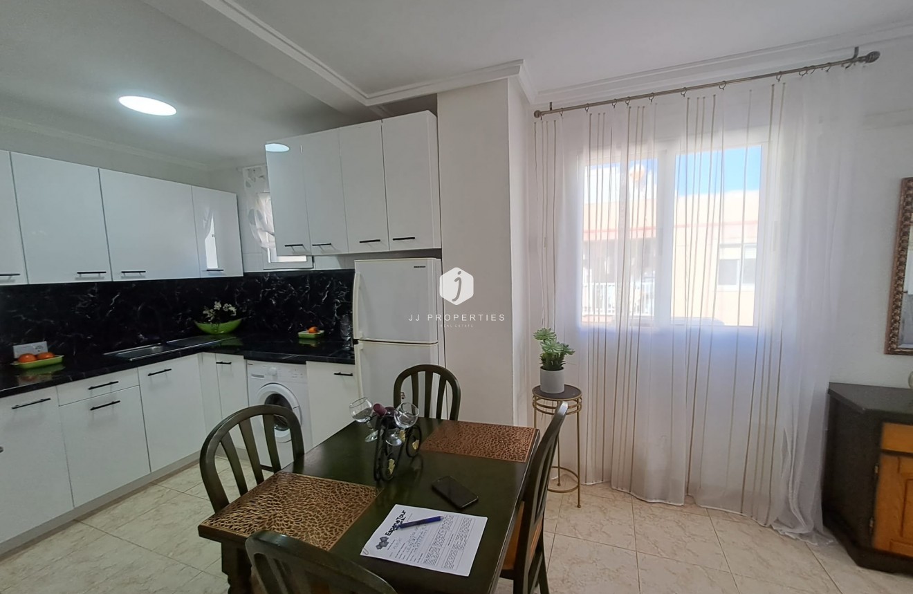 Tweedehands - Appartement / flat -
Torrevieja - Costa Blanca