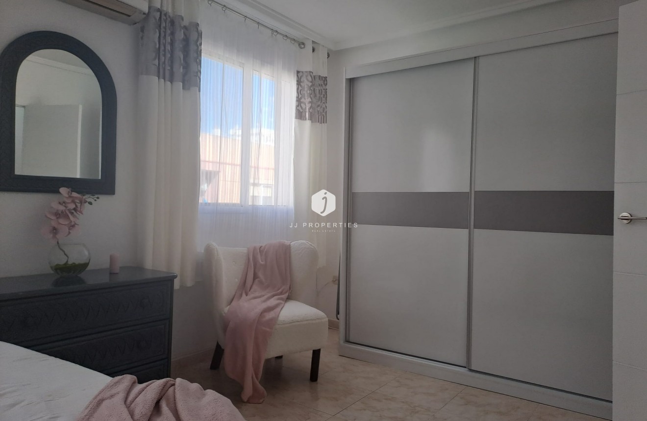 Tweedehands - Appartement / flat -
Torrevieja - Costa Blanca
