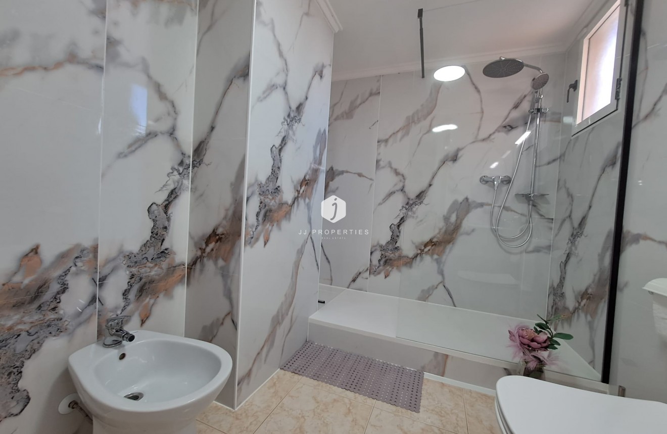 Tweedehands - Appartement / flat -
Torrevieja - Costa Blanca