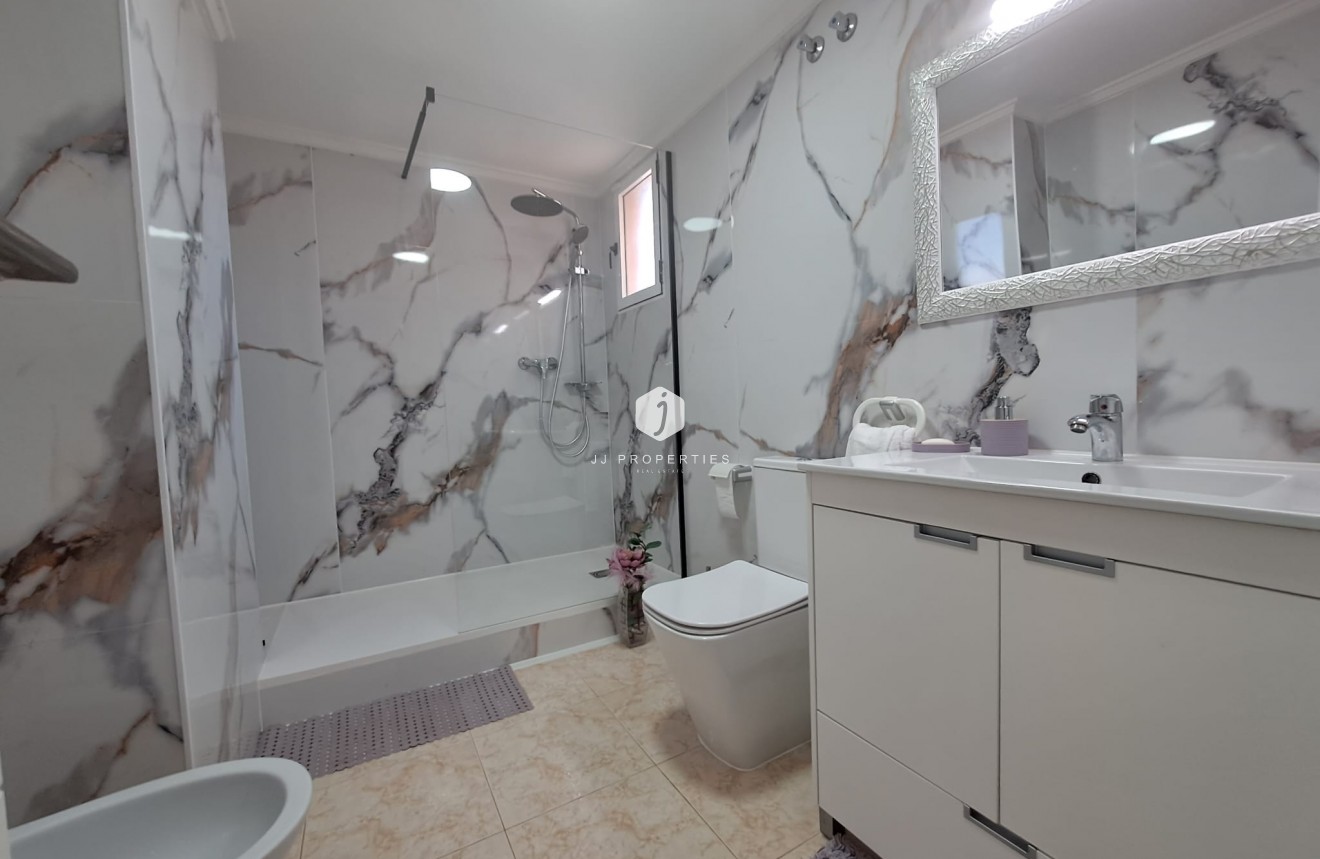 Tweedehands - Appartement / flat -
Torrevieja - Costa Blanca