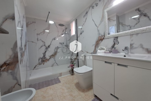 Tweedehands - Appartement / flat -
Torrevieja - Costa Blanca