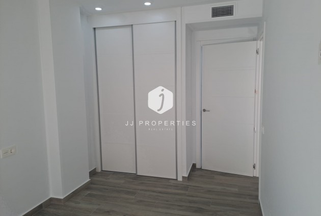 Tweedehands - Appartement / flat -
Torrevieja - Costa Blanca