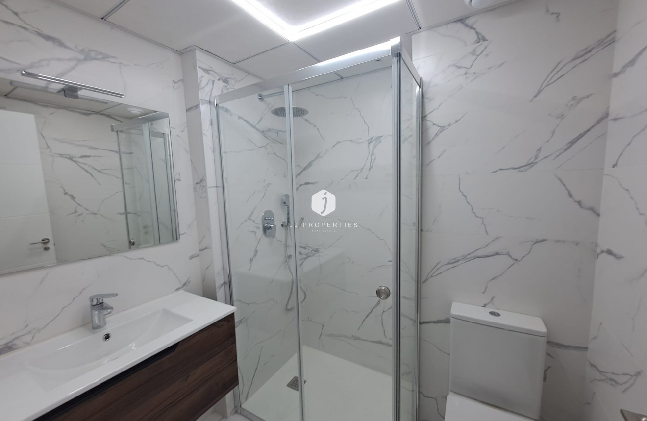 Tweedehands - Appartement / flat -
Torrevieja - Costa Blanca