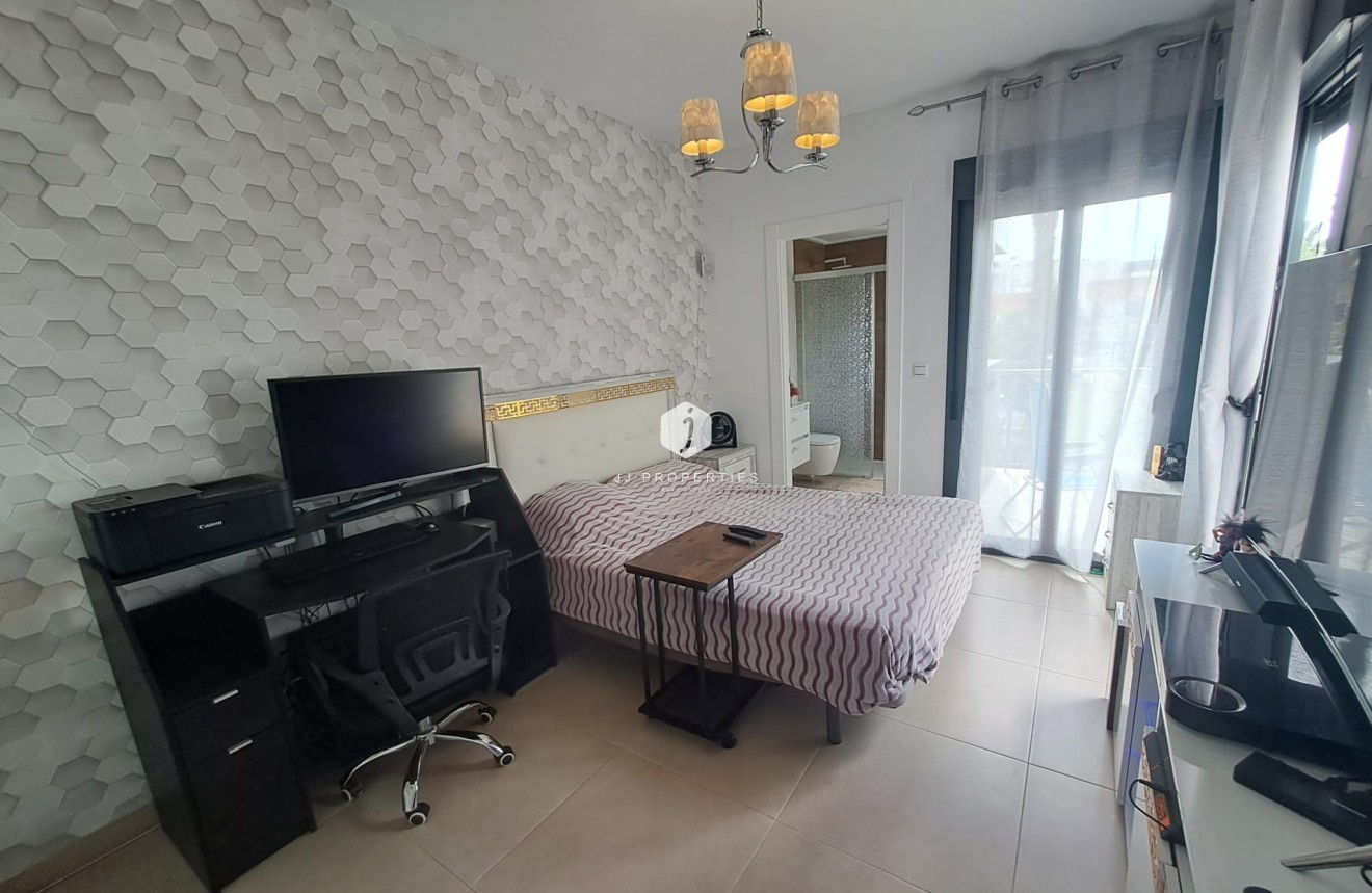 Tweedehands - Chalet -
Orihuela Costa - Costa Blanca