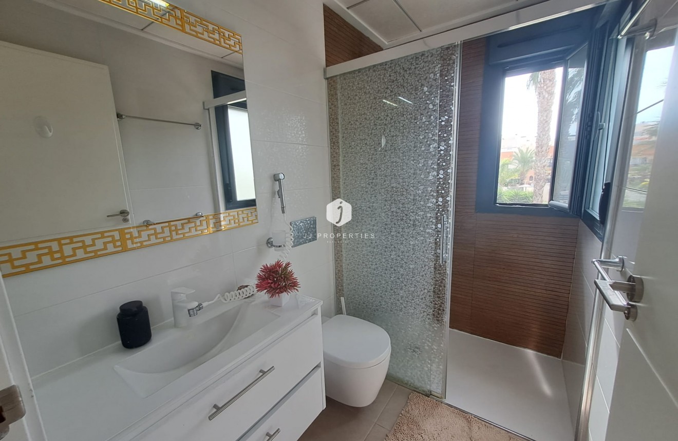 Tweedehands - Chalet -
Orihuela Costa - Costa Blanca