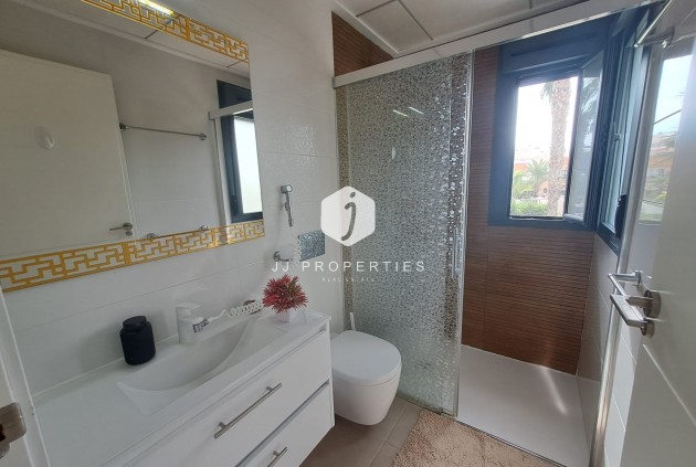 Tweedehands - Chalet -
Orihuela Costa - Costa Blanca