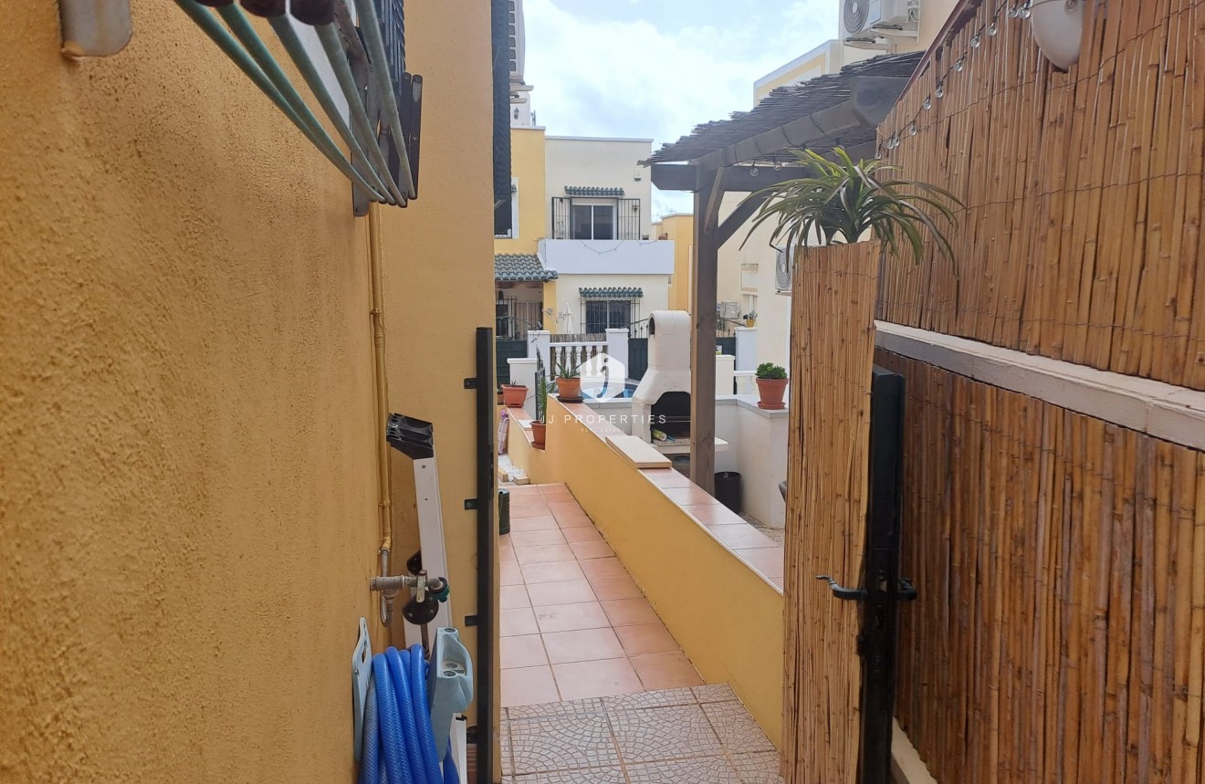 Tweedehands - Chalet -
Orihuela Costa - Costa Blanca