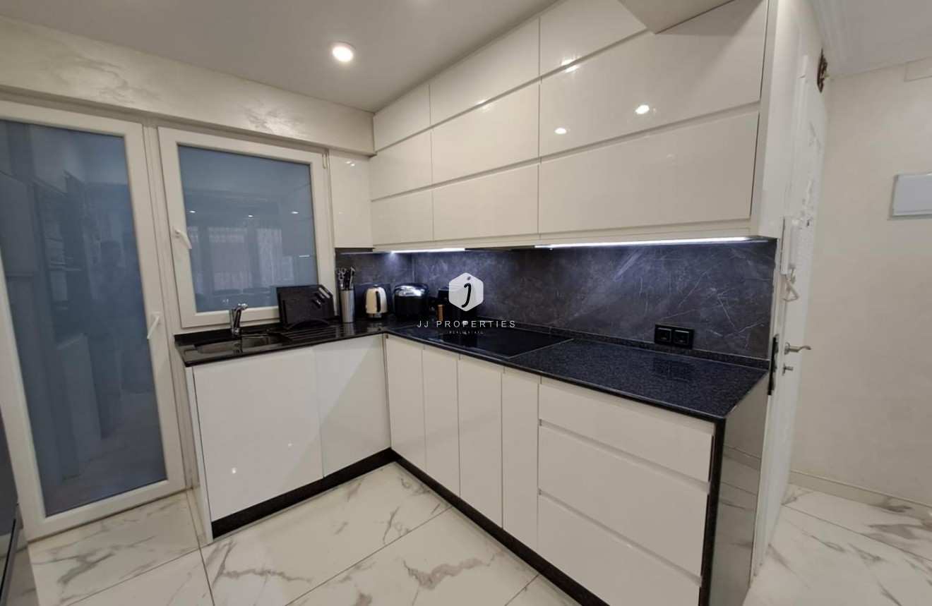 Tweedehands - Appartement / flat -
Torrevieja - Costa Blanca