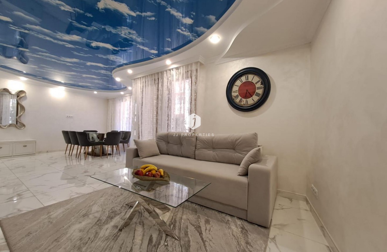 Tweedehands - Appartement / flat -
Torrevieja - Costa Blanca