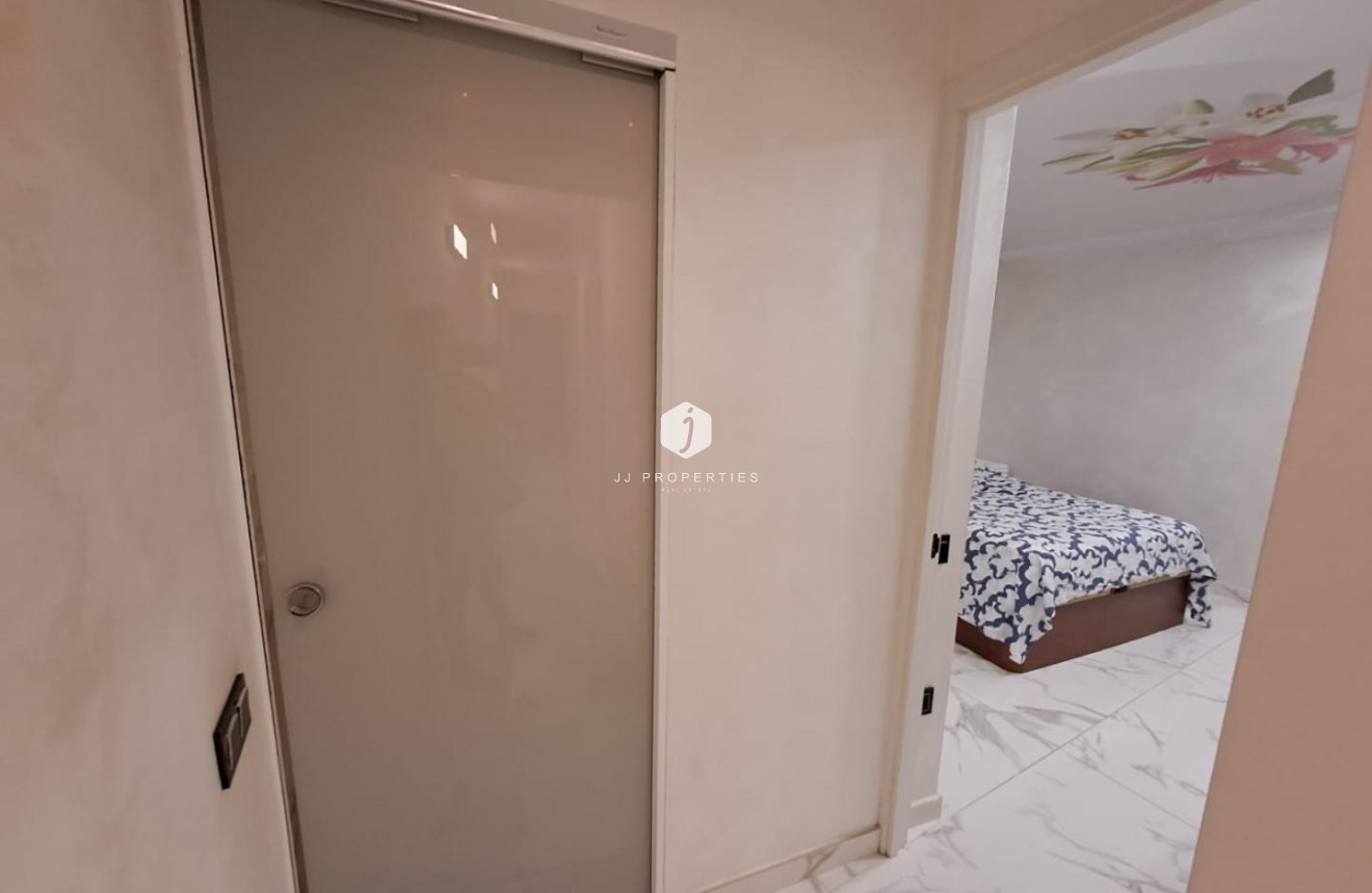 Tweedehands - Appartement / flat -
Torrevieja - Costa Blanca