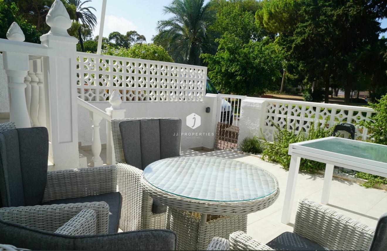 Tweedehands - Chalet -
Orihuela Costa - Costa Blanca