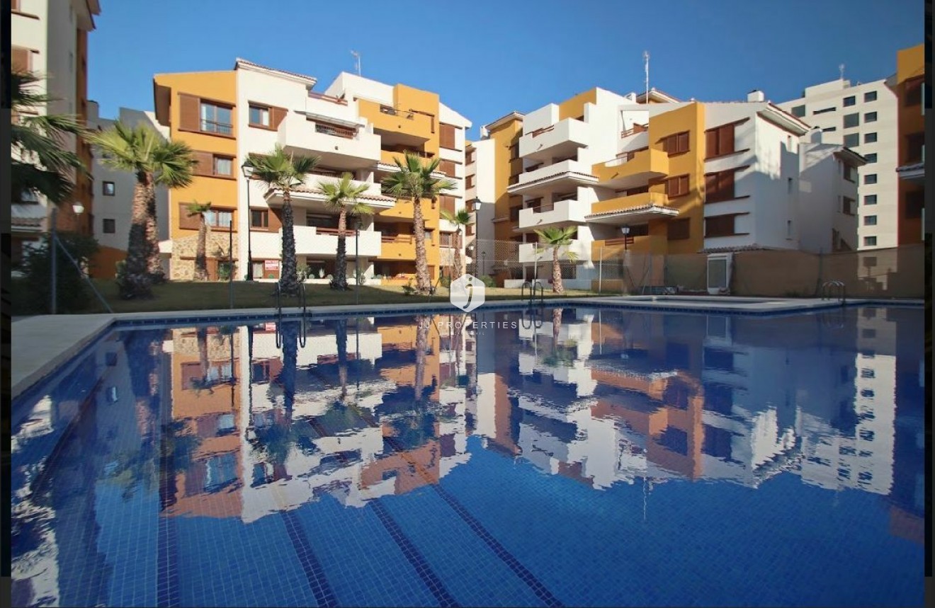 Tweedehands - Appartement / flat -
Torrevieja - Costa Blanca