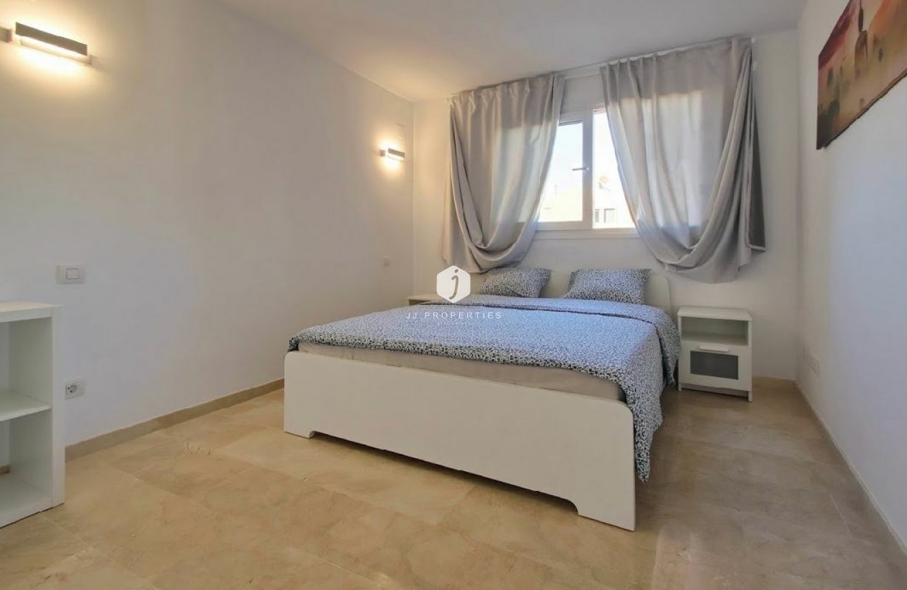 Tweedehands - Appartement / flat -
Torrevieja - Costa Blanca