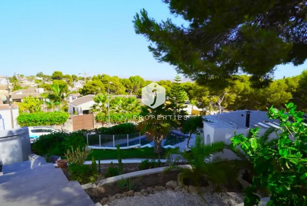 Tweedehands - Chalet -
Torrevieja - Costa Blanca