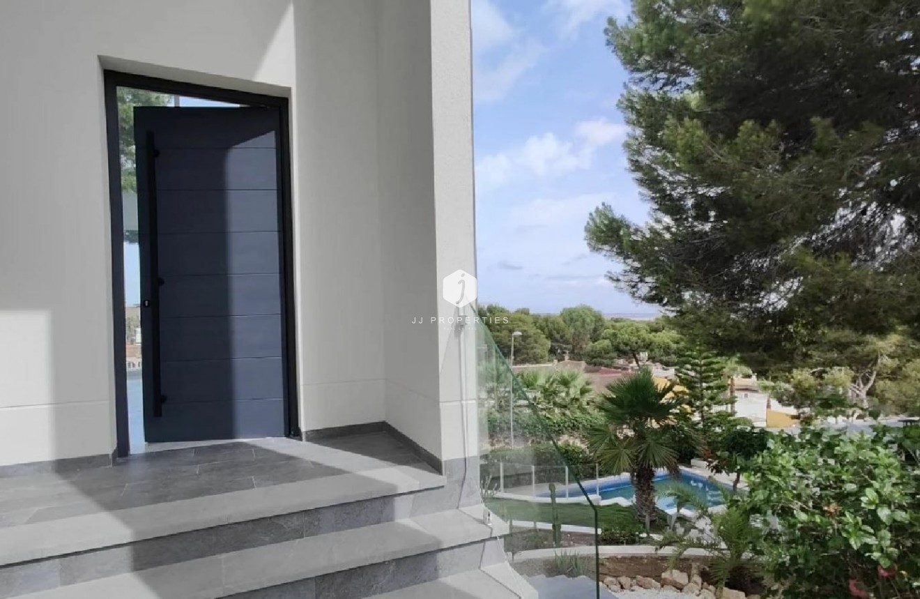 Tweedehands - Chalet -
Torrevieja - Costa Blanca