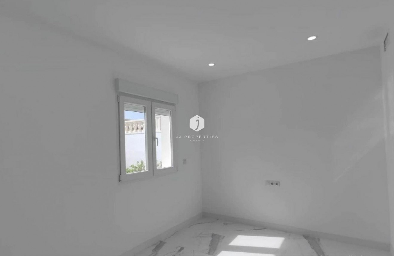 Tweedehands - Chalet -
Torrevieja - Costa Blanca