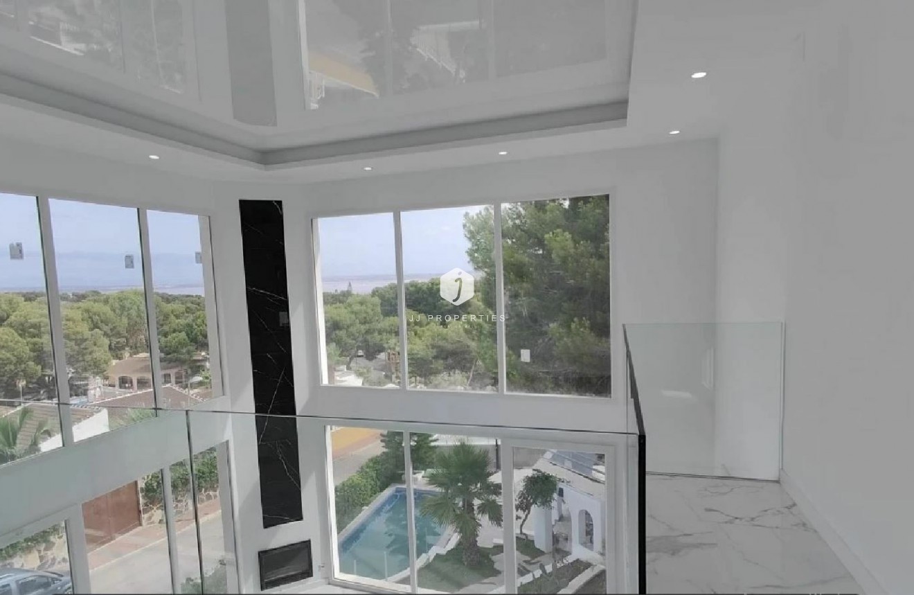 Tweedehands - Chalet -
Torrevieja - Costa Blanca