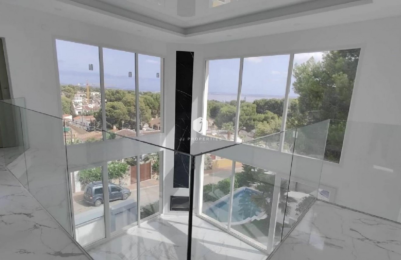 Tweedehands - Chalet -
Torrevieja - Costa Blanca