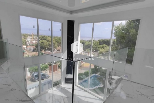 Tweedehands - Chalet -
Torrevieja - Costa Blanca