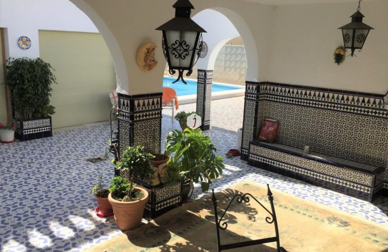 Tweedehands - Chalet -
Torrevieja - Costa Blanca