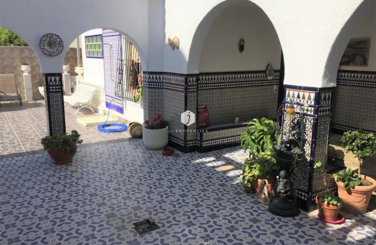 Tweedehands - Chalet -
Torrevieja - Costa Blanca