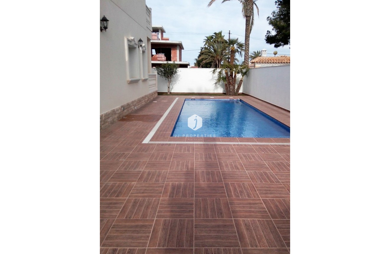 Tweedehands - Chalet -
Cabo Roig - Costa Blanca